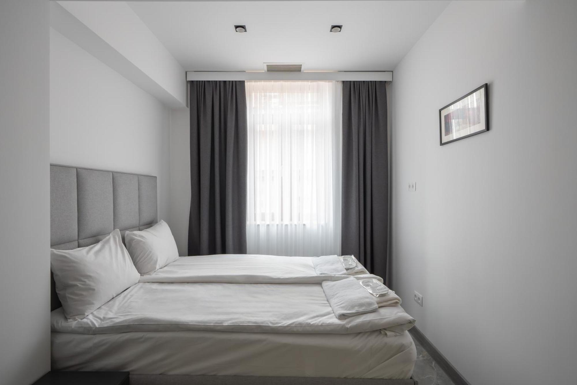 Ris Central Apartments Erivan Zimmer foto